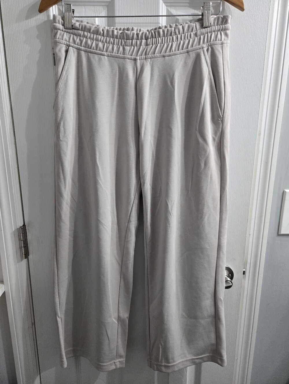 Athleta Seasoft Mid Rise Crop Cropped Lounge Pants Suede-soft Sz M Medium NWOT